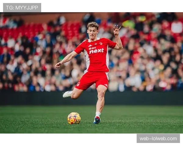 从英冠到英超主力：诺丁汉森林门将特纳的崛起之路